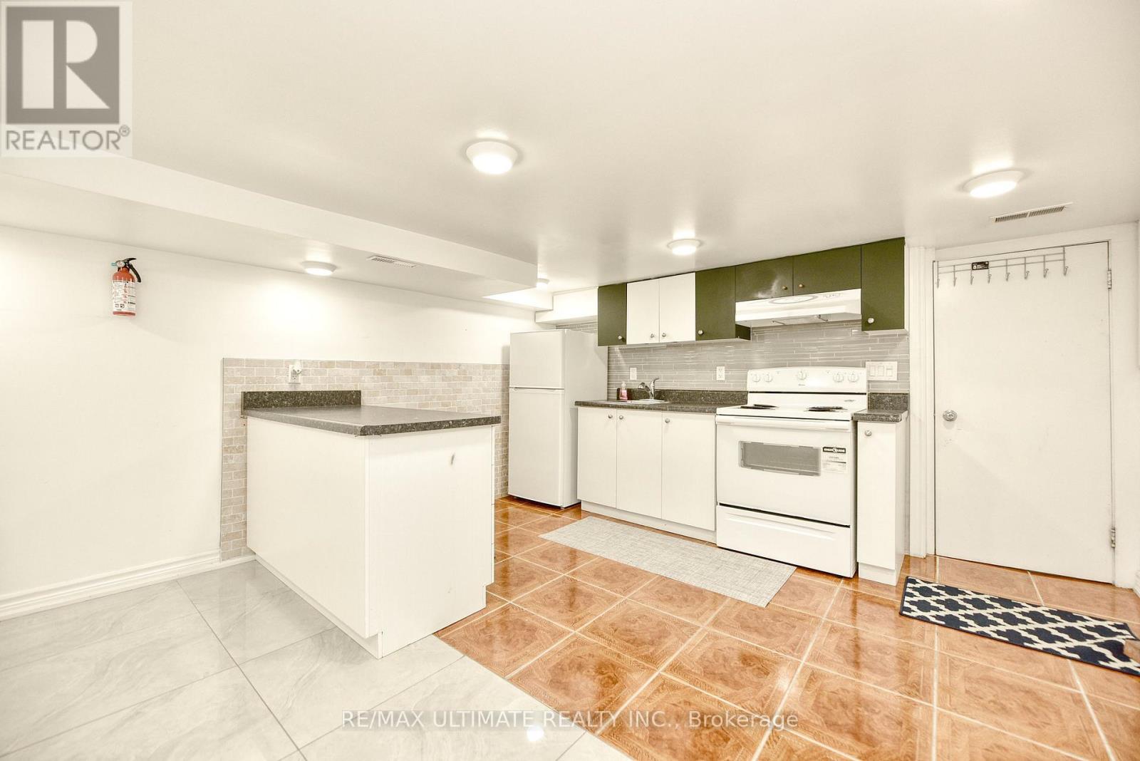 Basement - 433 Symington Avenue, Toronto, Ontario  M6N 2W4 - Photo 4 - W13448124