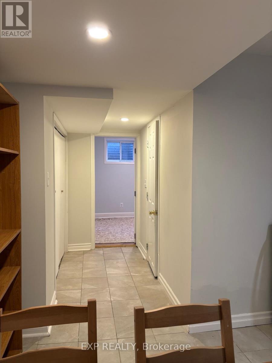 1483 Princeton Crescent, Oakville, Ontario  L6H 4H3 - Photo 10 - W13448132