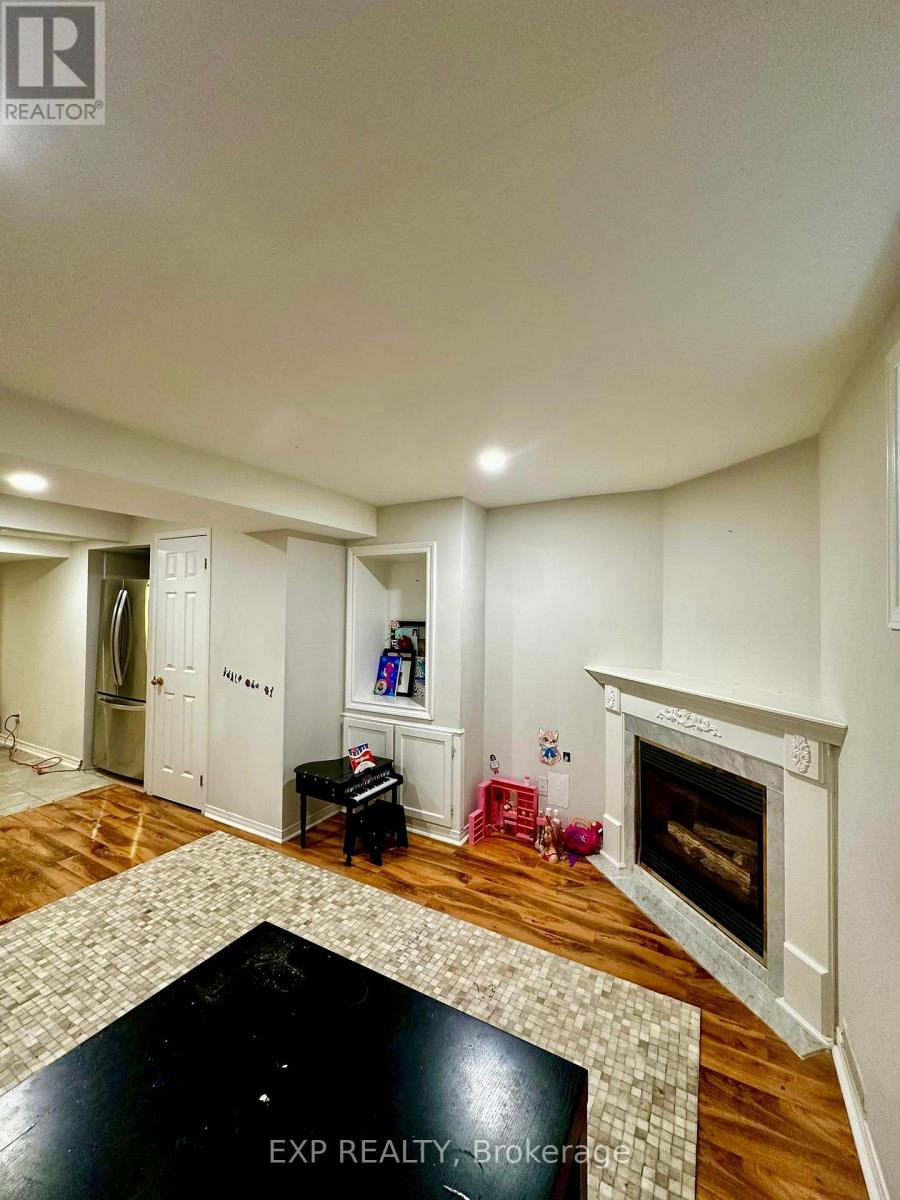 1483 Princeton Crescent, Oakville, Ontario  L6H 4H3 - Photo 2 - W13448132