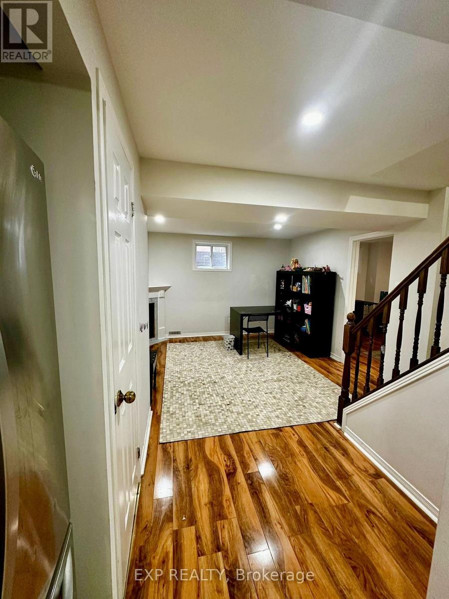 1483 Princeton Crescent, Oakville, Ontario  L6H 4H3 - Photo 8 - W13448132
