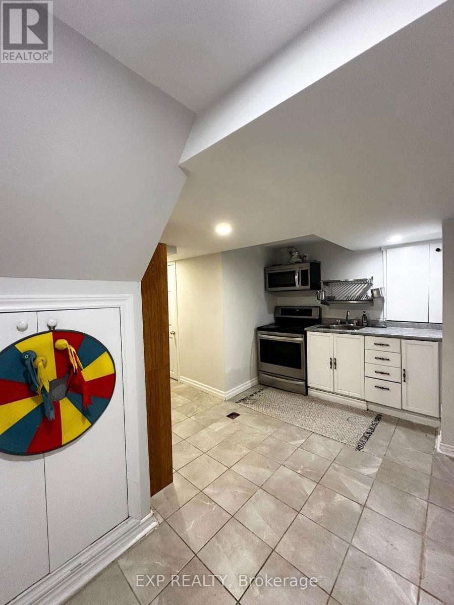 1483 Princeton Crescent, Oakville, Ontario  L6H 4H3 - Photo 9 - W13448132