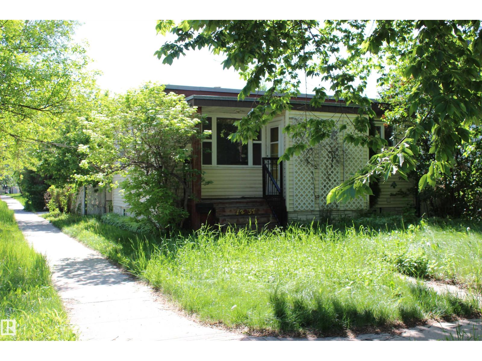 12037 62 ST NW, edmonton, Alberta