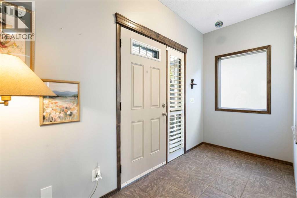 382 Tuscany Ravine Road Nw, Calgary, Alberta  T3L 3A9 - Photo 5 - A2318516