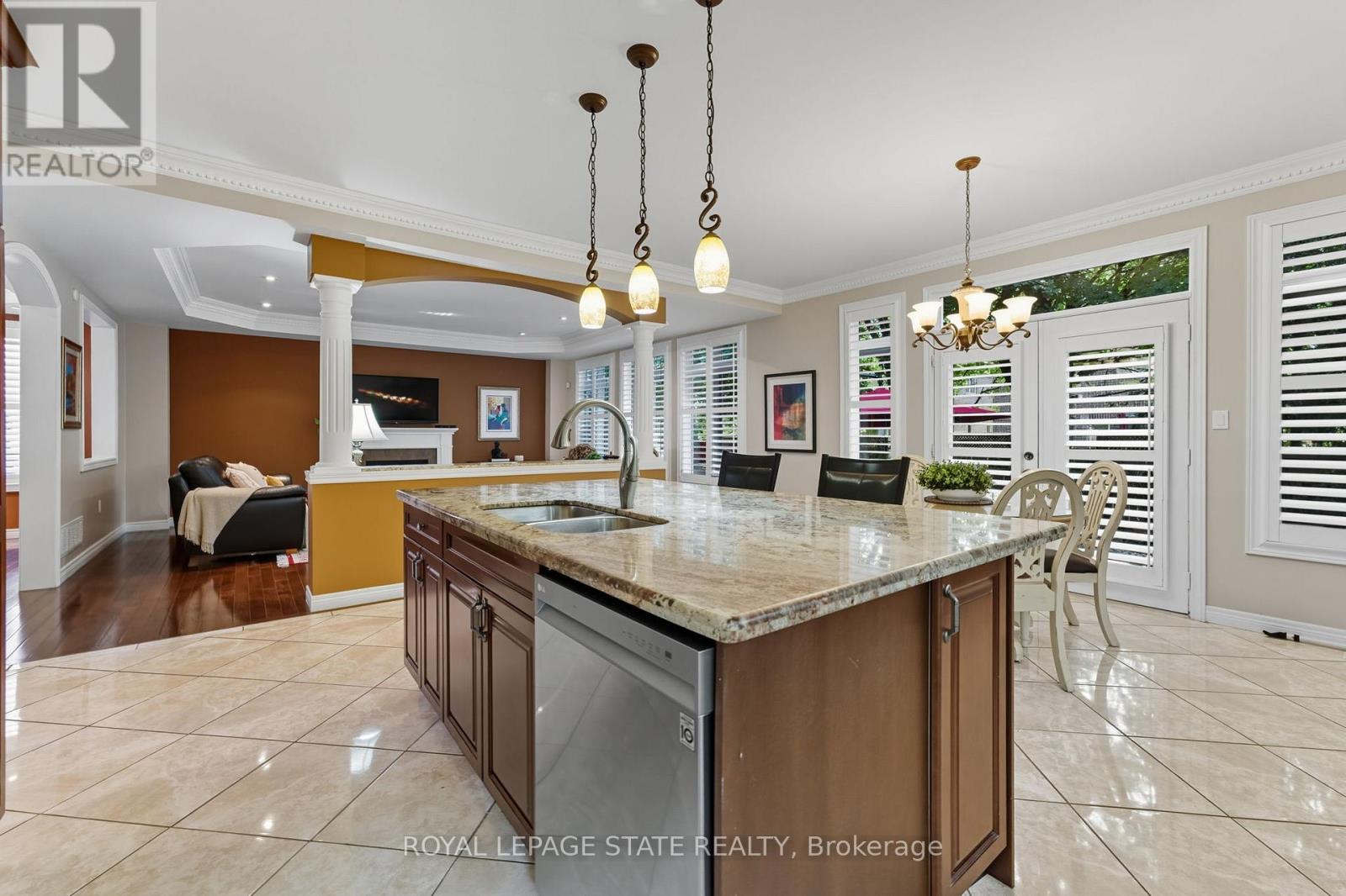 20 Lorupe Court, Hamilton, Ontario  L9G 0C8 - Photo 11 - X13448162