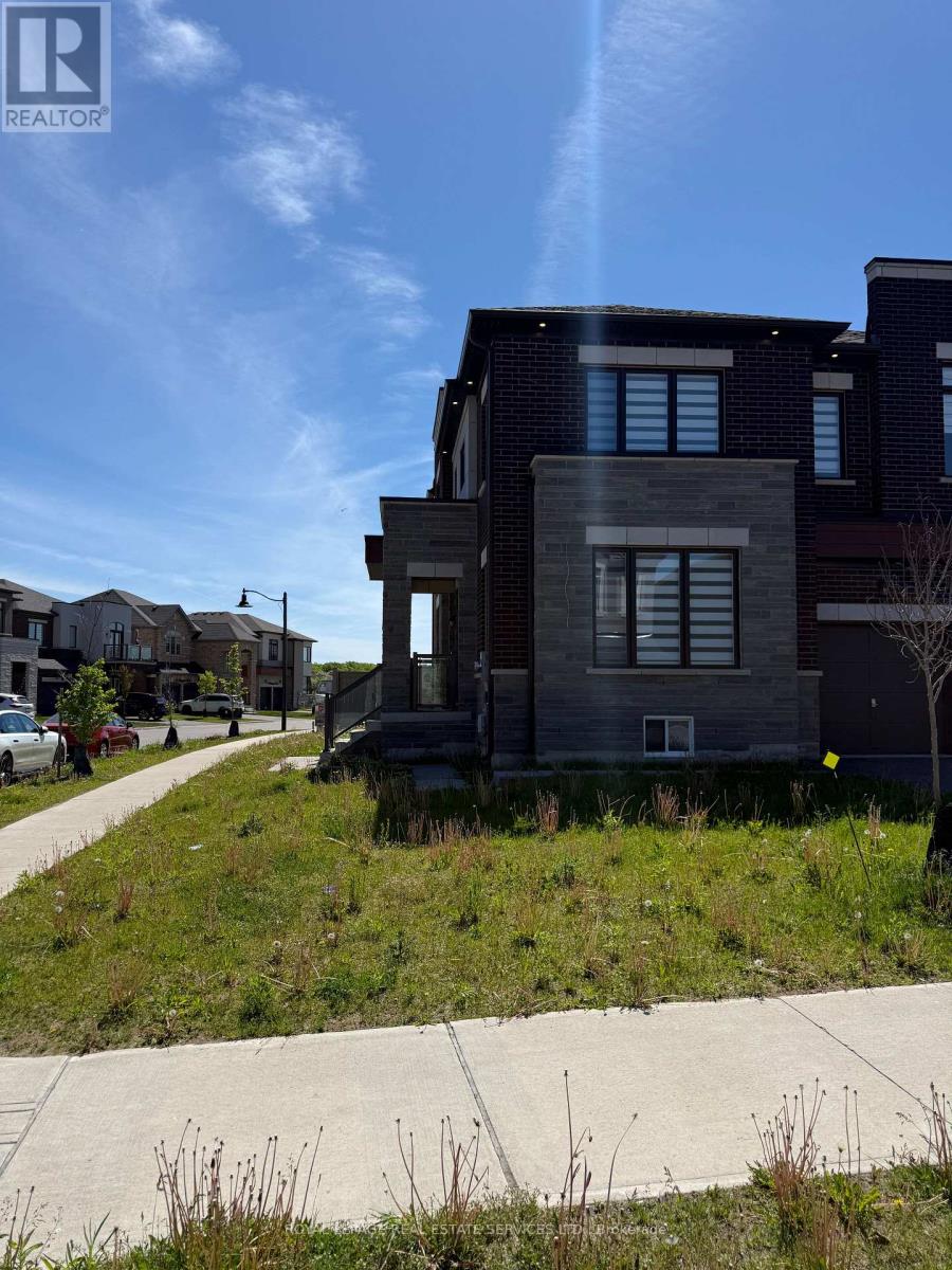 406 Humphrey Street, Hamilton, Ontario  L8B 1X5 - Photo 2 - X13448186