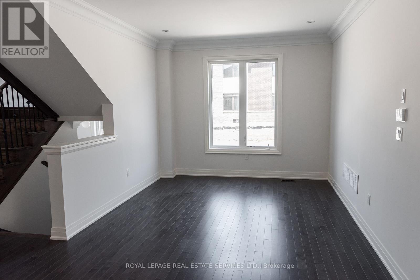 406 Humphrey Street, Hamilton, Ontario  L8B 1X5 - Photo 4 - X13448186