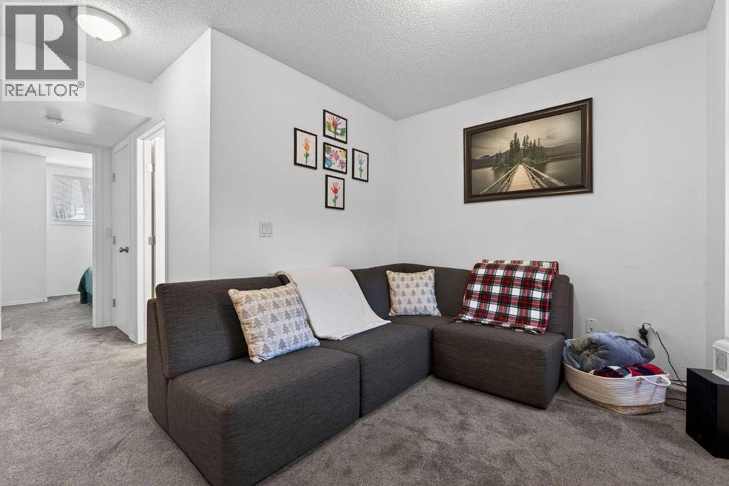 32 Erin Woods Court Se, Calgary, Alberta  T2B 3V6 - Photo 23 - A2308342