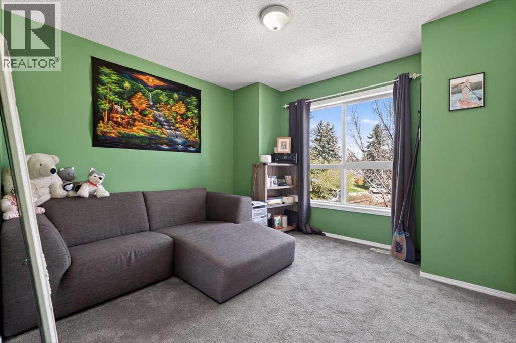 32 Erin Woods Court Se, Calgary, Alberta  T2B 3V6 - Photo 19 - A2308342