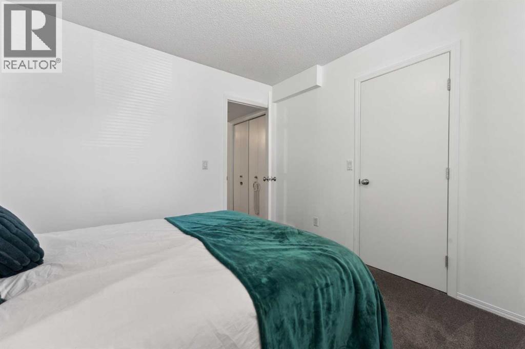 32 Erin Woods Court Se, Calgary, Alberta  T2B 3V6 - Photo 27 - A2308342