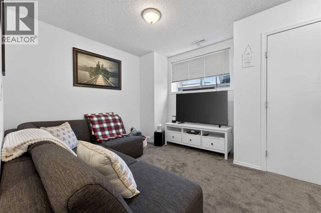 32 Erin Woods Court Se, Calgary, Alberta  T2B 3V6 - Photo 24 - A2308342