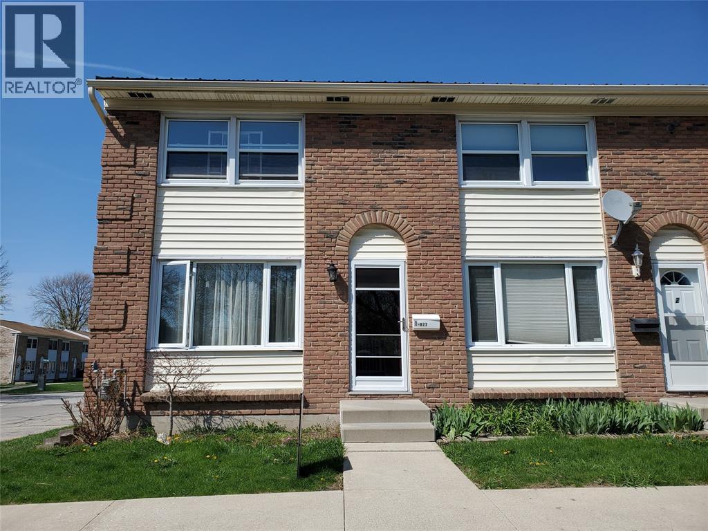 877 CARLETON PLACE Unit# 1, Sarnia, Ontario