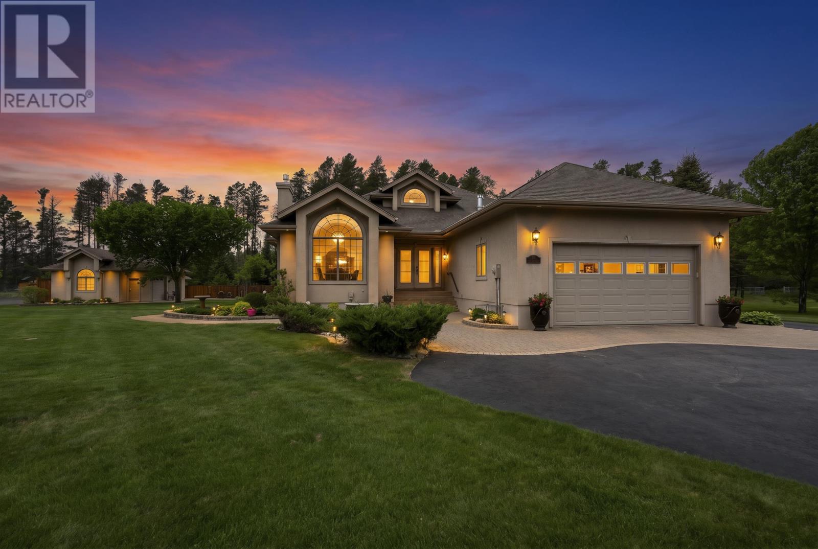 33 Kingswood DR, Thunder Bay, Ontario