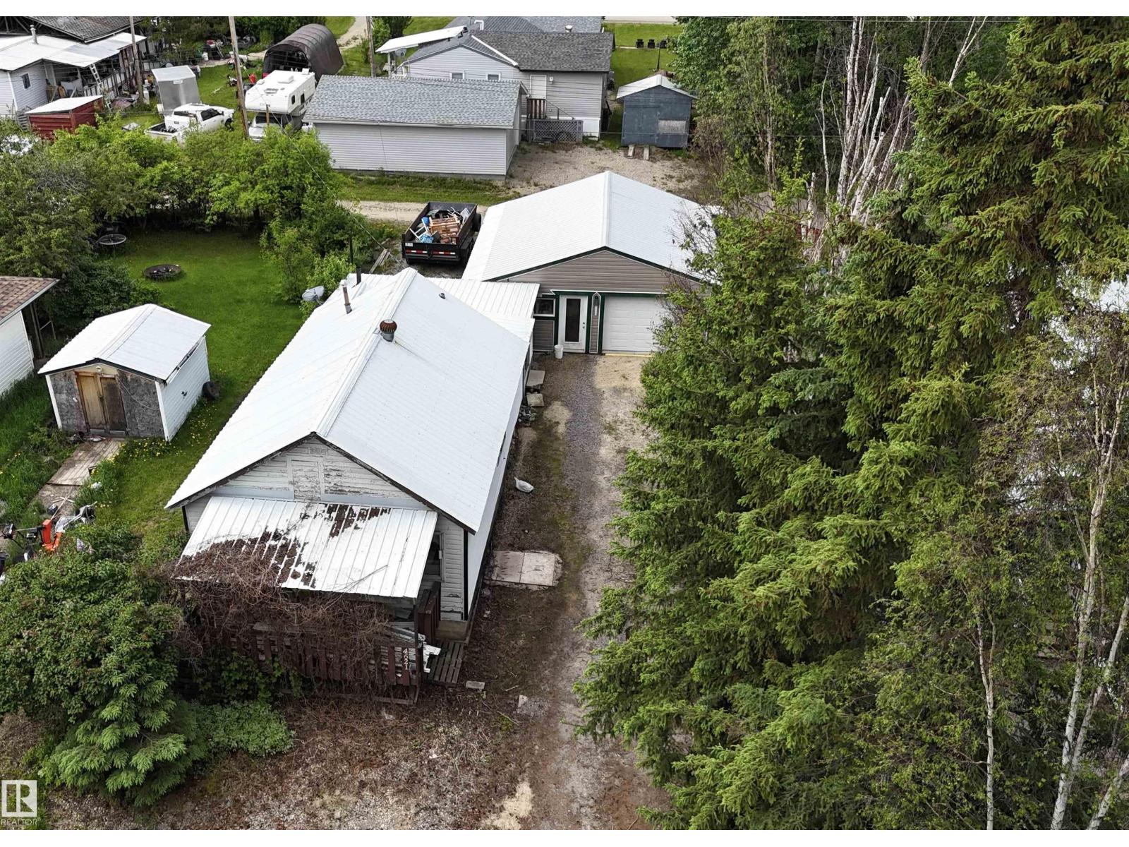 4621 54 AV, lodgepole, Alberta