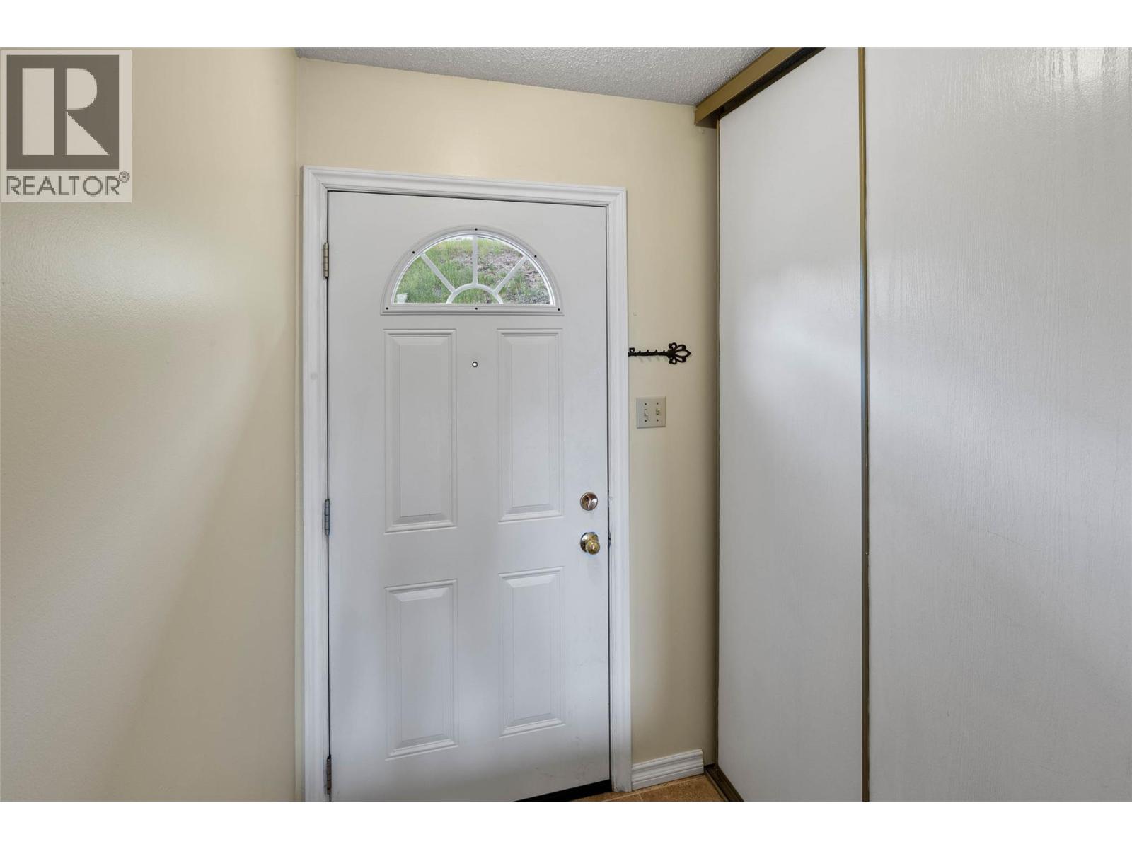 1750 Summit Drive Unit# 38, Kamloops, British Columbia  V2E 1Y1 - Photo 4 - 10389390