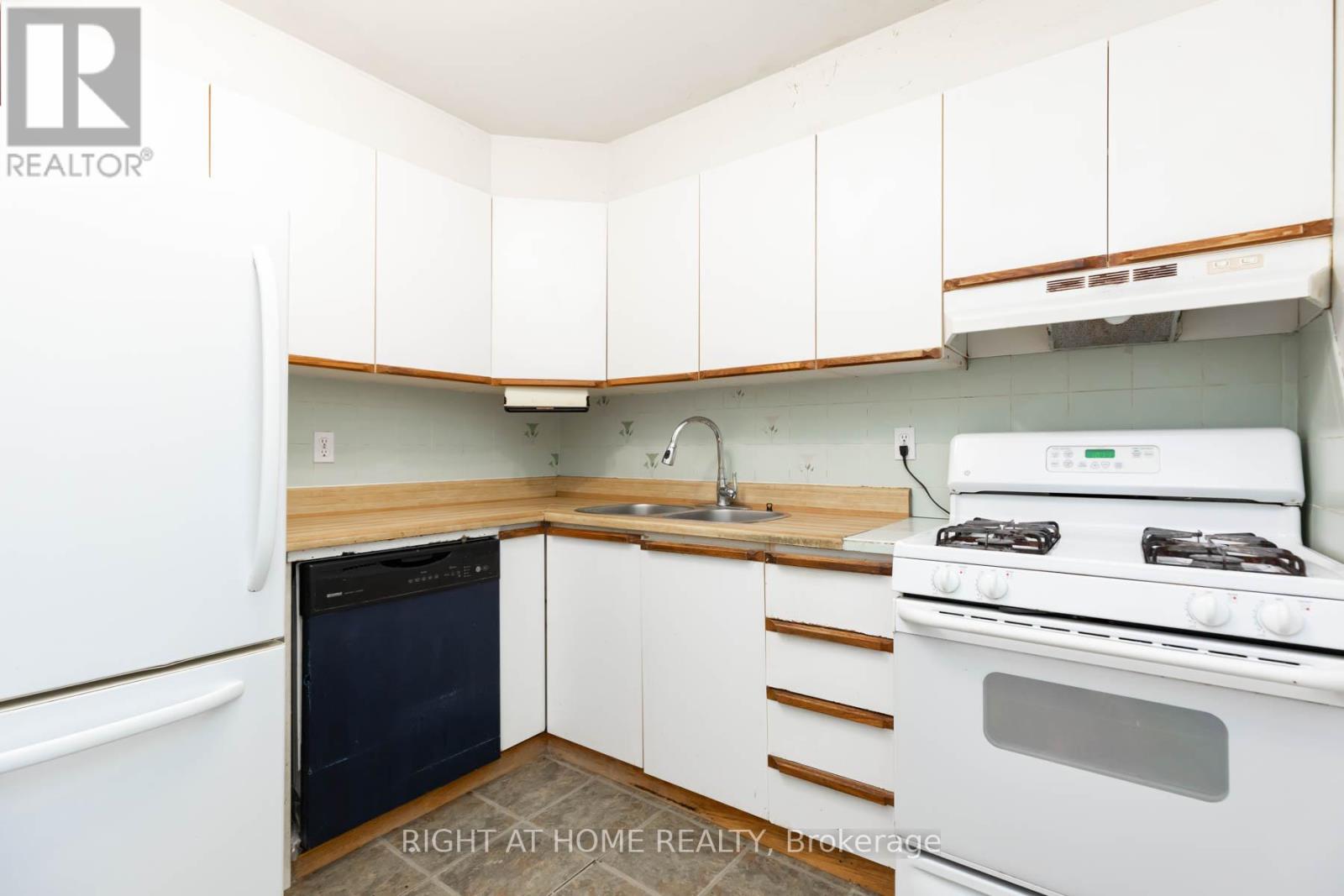 42 Vicora Linkway, Toronto, Ontario  M3C 1B1 - Photo 15 - C13448240