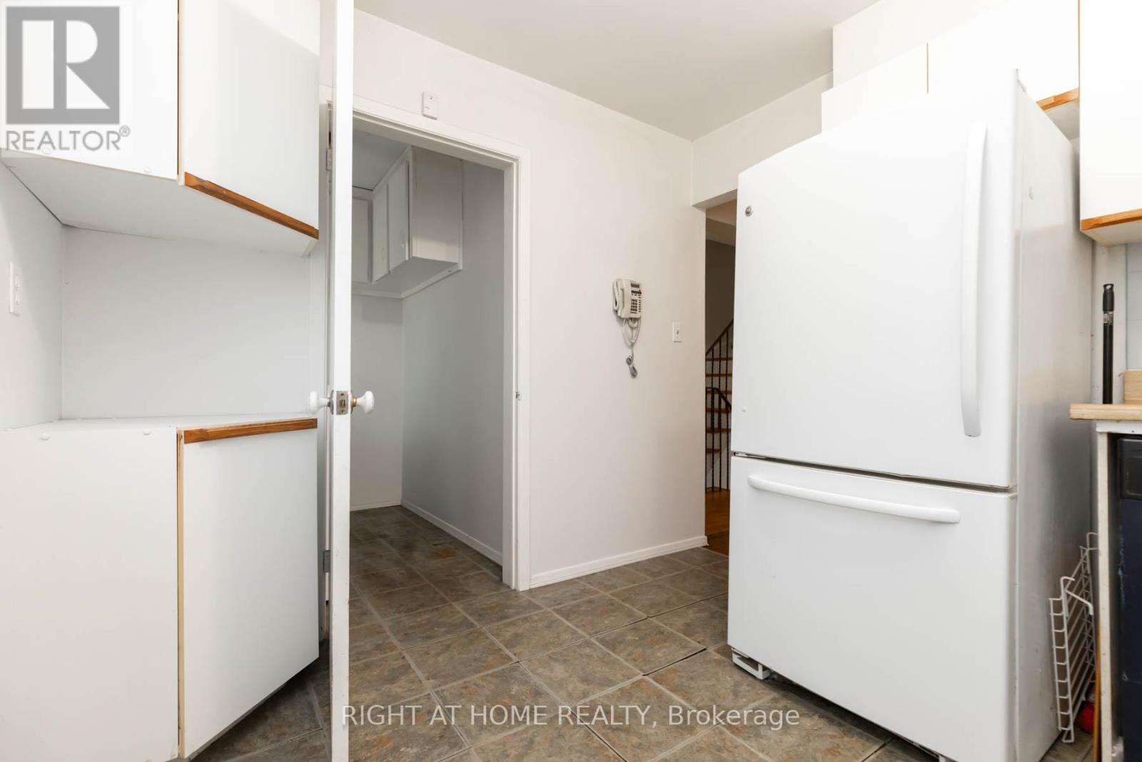 42 Vicora Linkway, Toronto, Ontario  M3C 1B1 - Photo 16 - C13448240