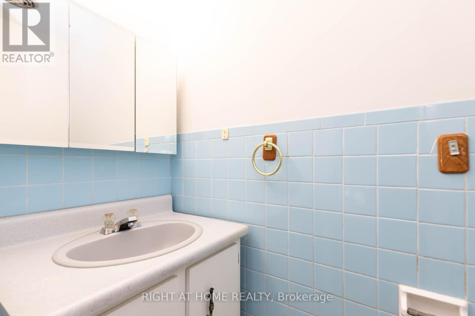 42 Vicora Linkway, Toronto, Ontario  M3C 1B1 - Photo 19 - C13448240