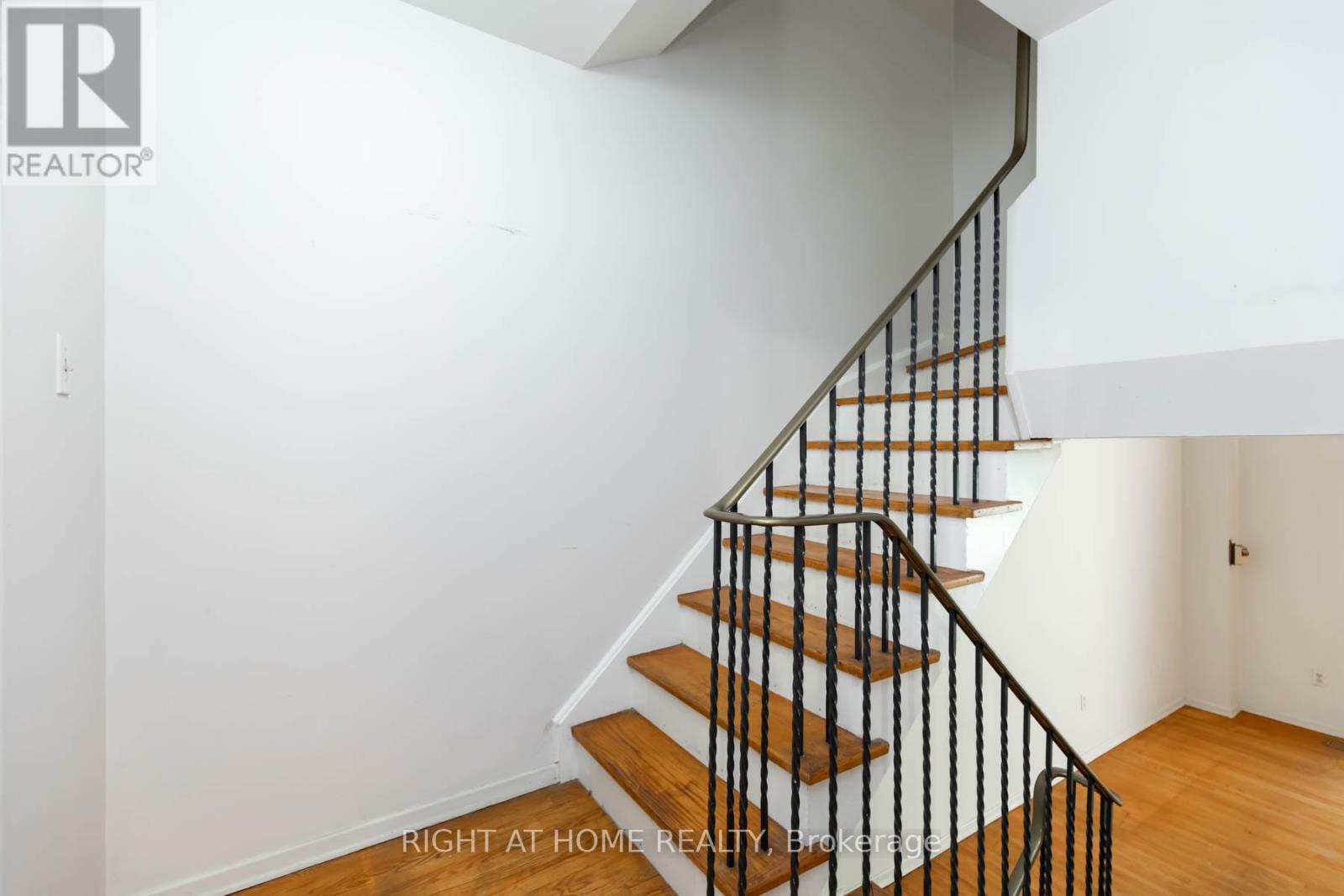 42 Vicora Linkway, Toronto, Ontario  M3C 1B1 - Photo 20 - C13448240