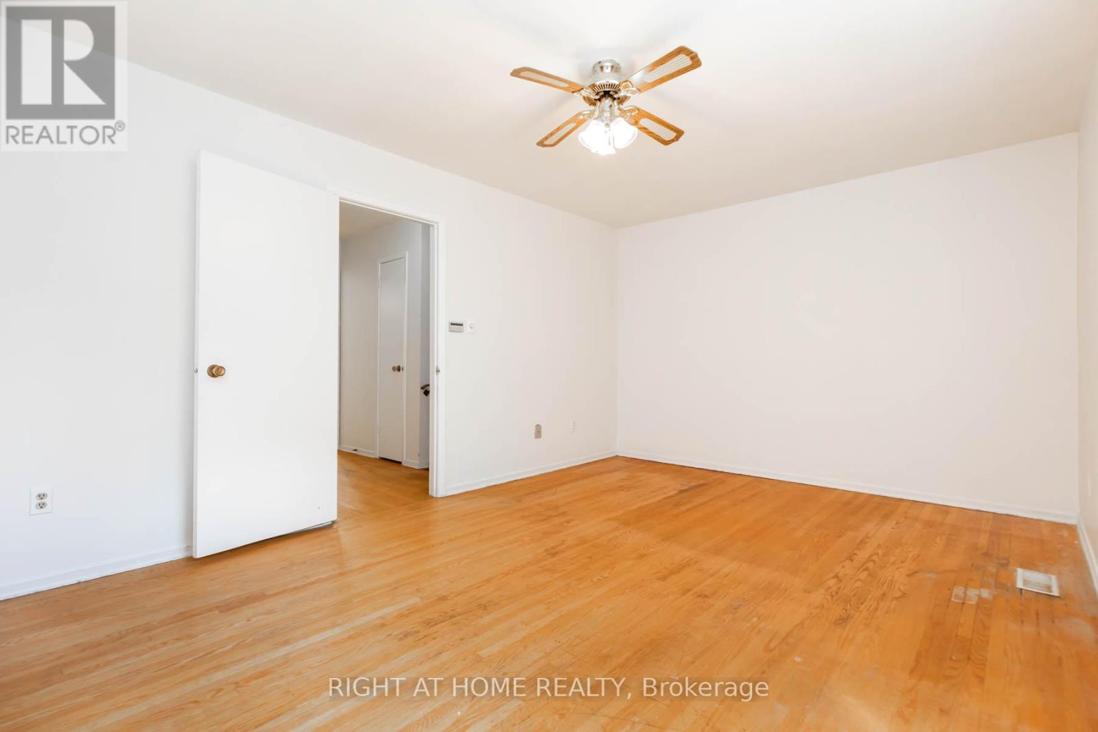 42 Vicora Linkway, Toronto, Ontario  M3C 1B1 - Photo 23 - C13448240