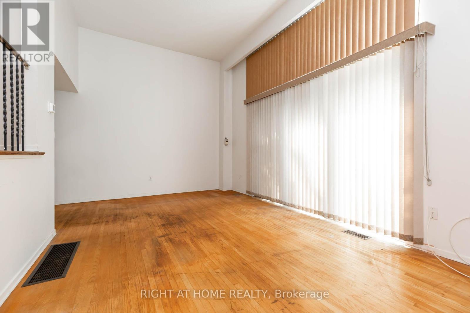 42 Vicora Linkway, Toronto, Ontario  M3C 1B1 - Photo 7 - C13448240