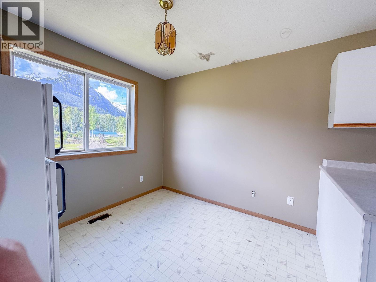 4879 9th Avenue, New Hazelton, British Columbia  V0J 2J0 - Photo 6 - R3136156