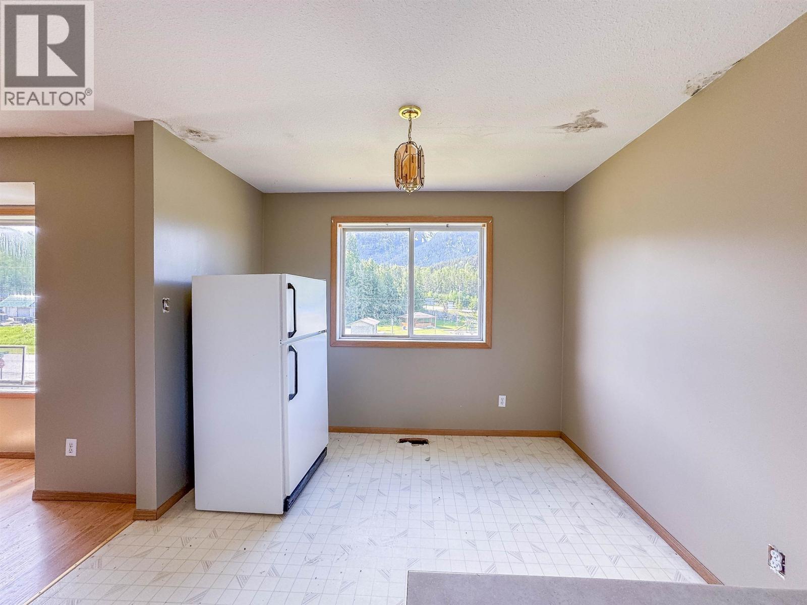 4879 9th Avenue, New Hazelton, British Columbia  V0J 2J0 - Photo 7 - R3136156