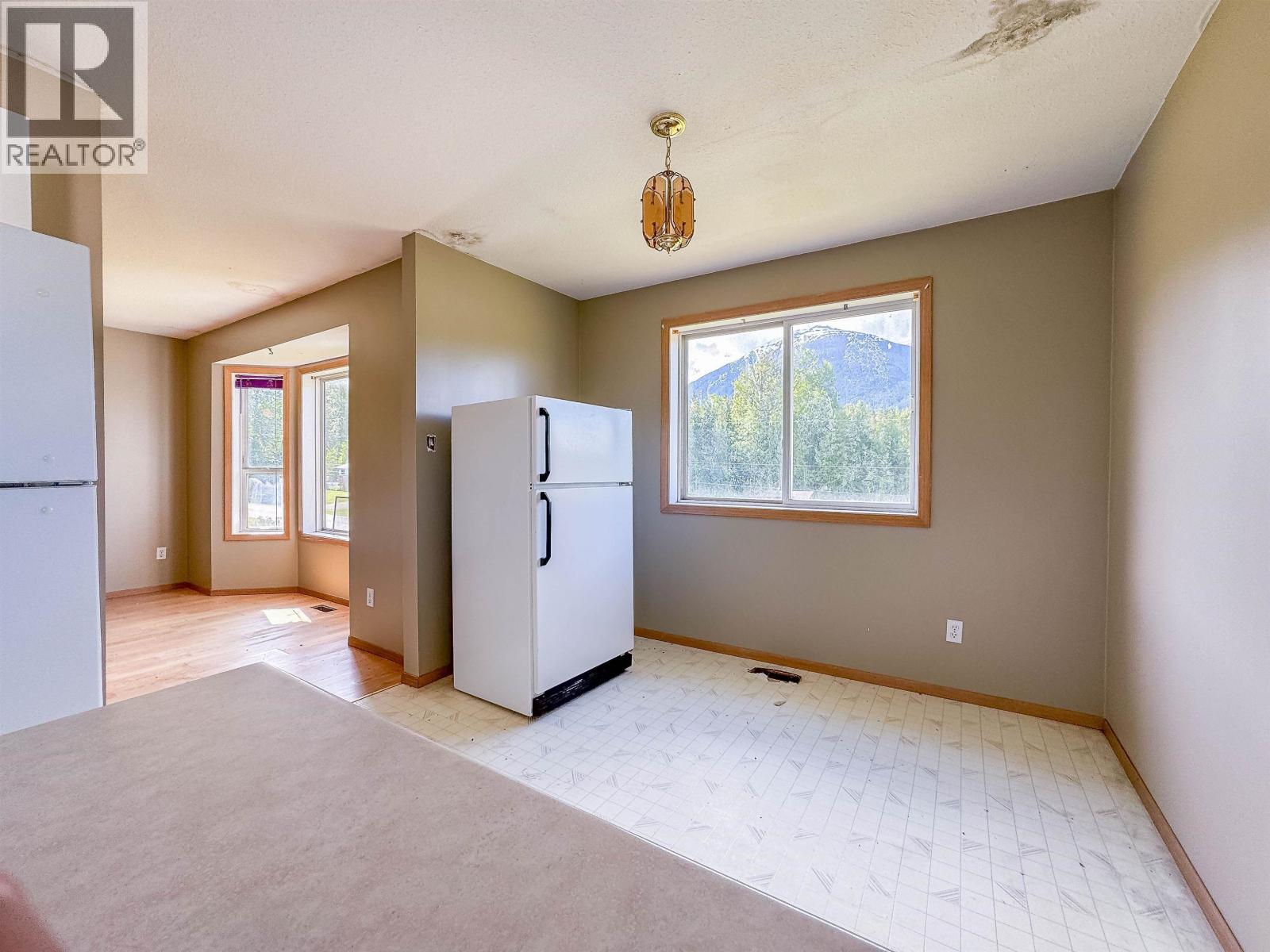 4879 9th Avenue, New Hazelton, British Columbia  V0J 2J0 - Photo 8 - R3136156