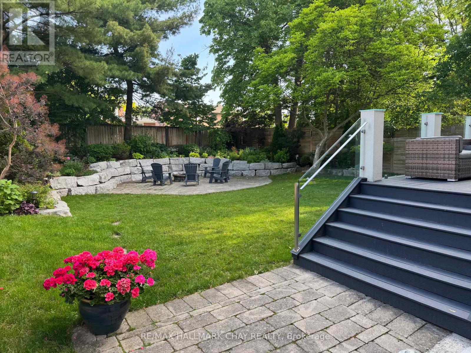 20 Ealing Drive, Toronto, Ontario  M2L 2R5 - Photo 3 - C13066434