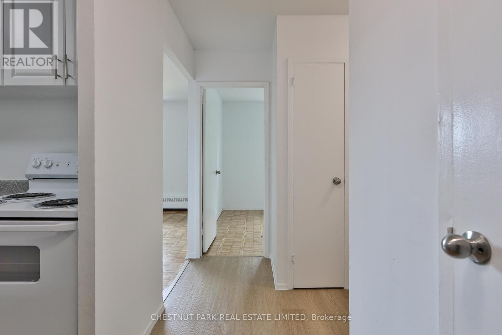 525 - 888 Glen Street, Oshawa, Ontario  L1J 5Z4 - Photo 3 - E13448238