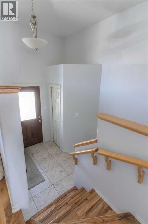 111 Mt Sundance Crescent W, Lethbridge, Alberta  T1J 0L4 - Photo 2 - A2310586