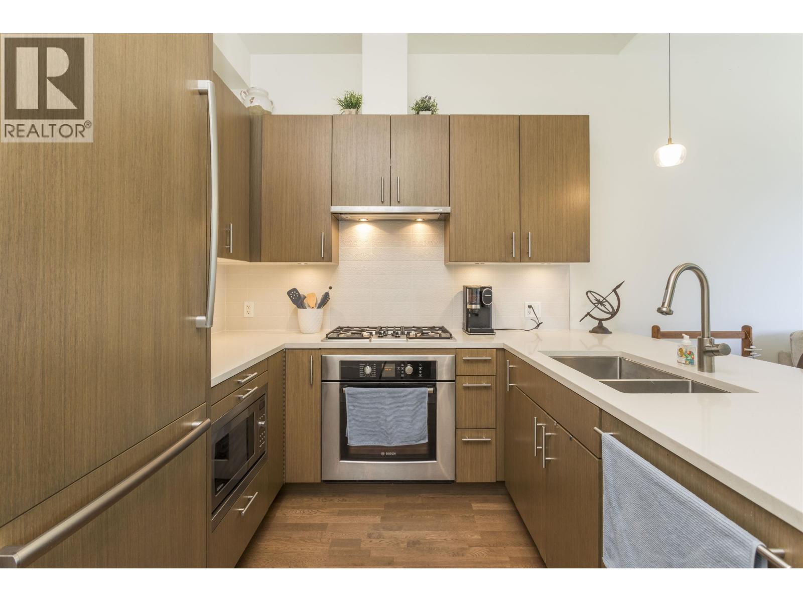 300 2432 Haywood Avenue, West Vancouver, British Columbia  V7V 1Y1 - Photo 6 - R3136058