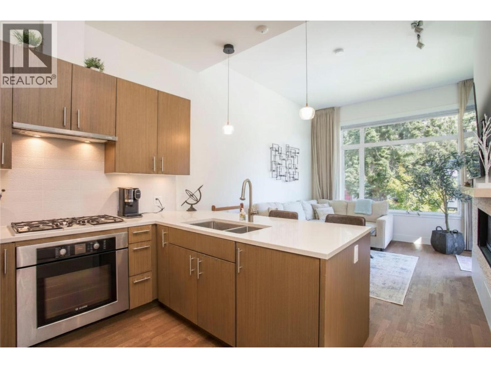300 2432 Haywood Avenue, West Vancouver, British Columbia  V7V 1Y1 - Photo 5 - R3136058