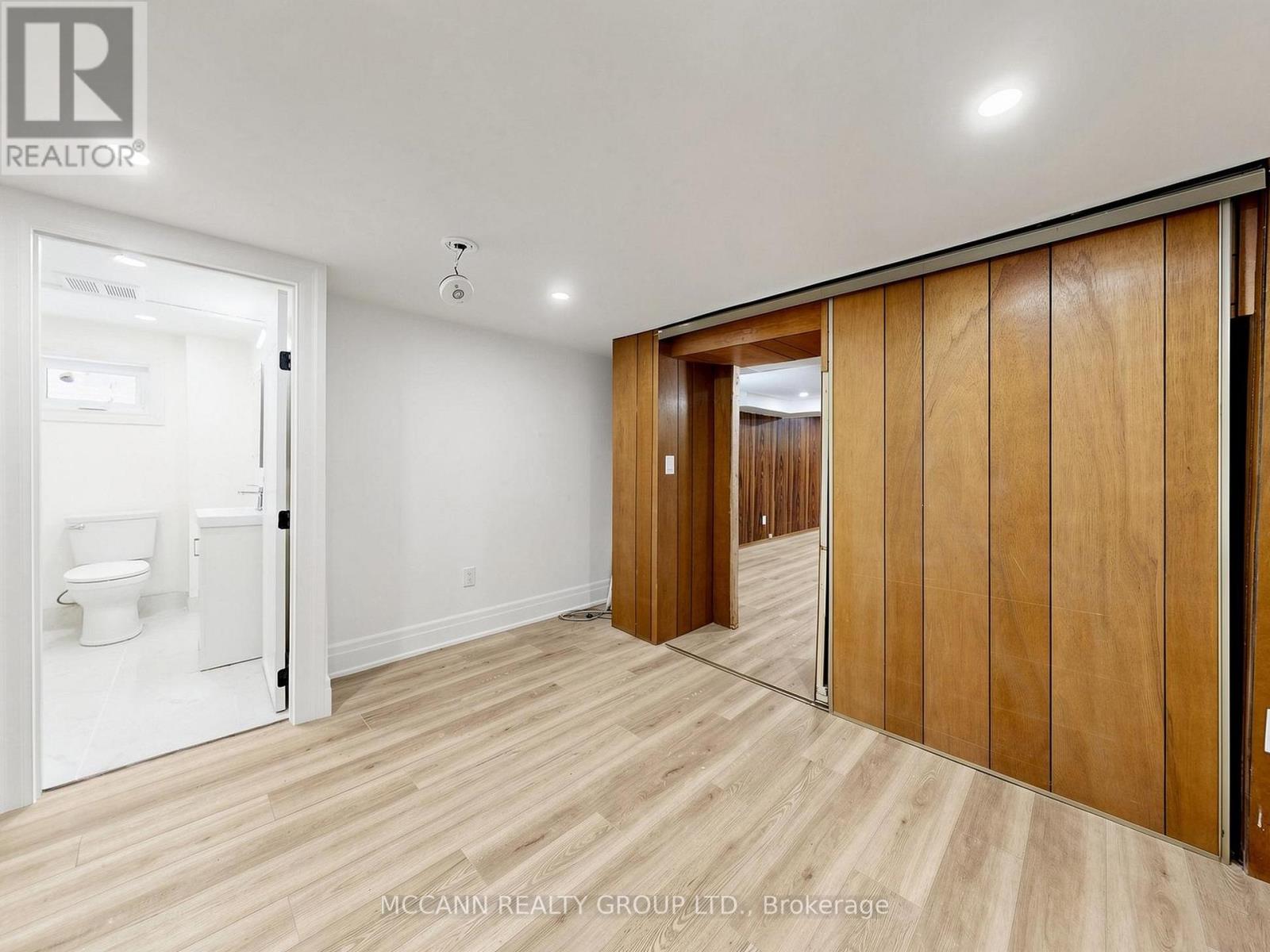 310 St Germain Avenue, Toronto, Ontario  M5M 1W3 - Photo 32 - C13447678