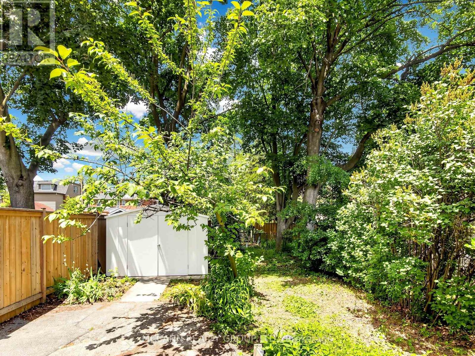310 St Germain Avenue, Toronto, Ontario  M5M 1W3 - Photo 38 - C13447678