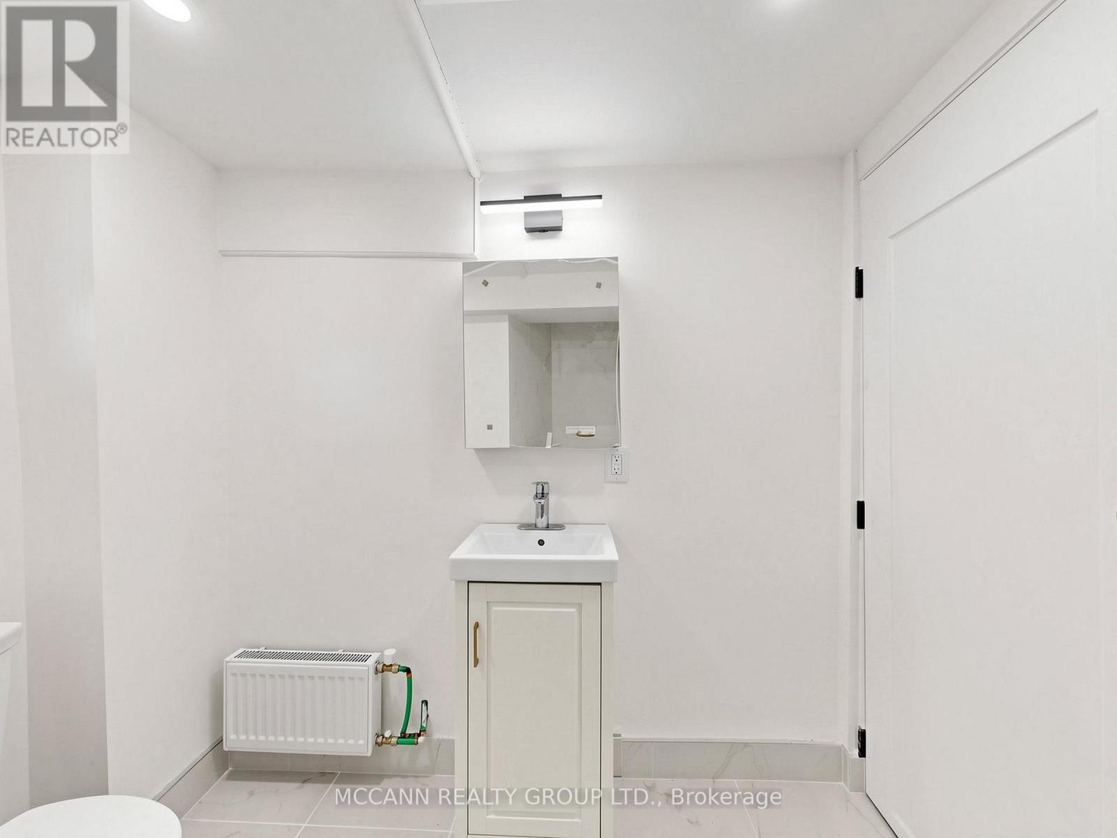 310 St Germain Avenue, Toronto, Ontario  M5M 1W3 - Photo 34 - C13447678