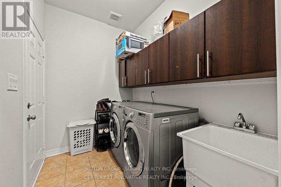 3265 Cabano Crescent N, Mississauga, Ontario  L5M 0B9 - Photo 17 - W13445998