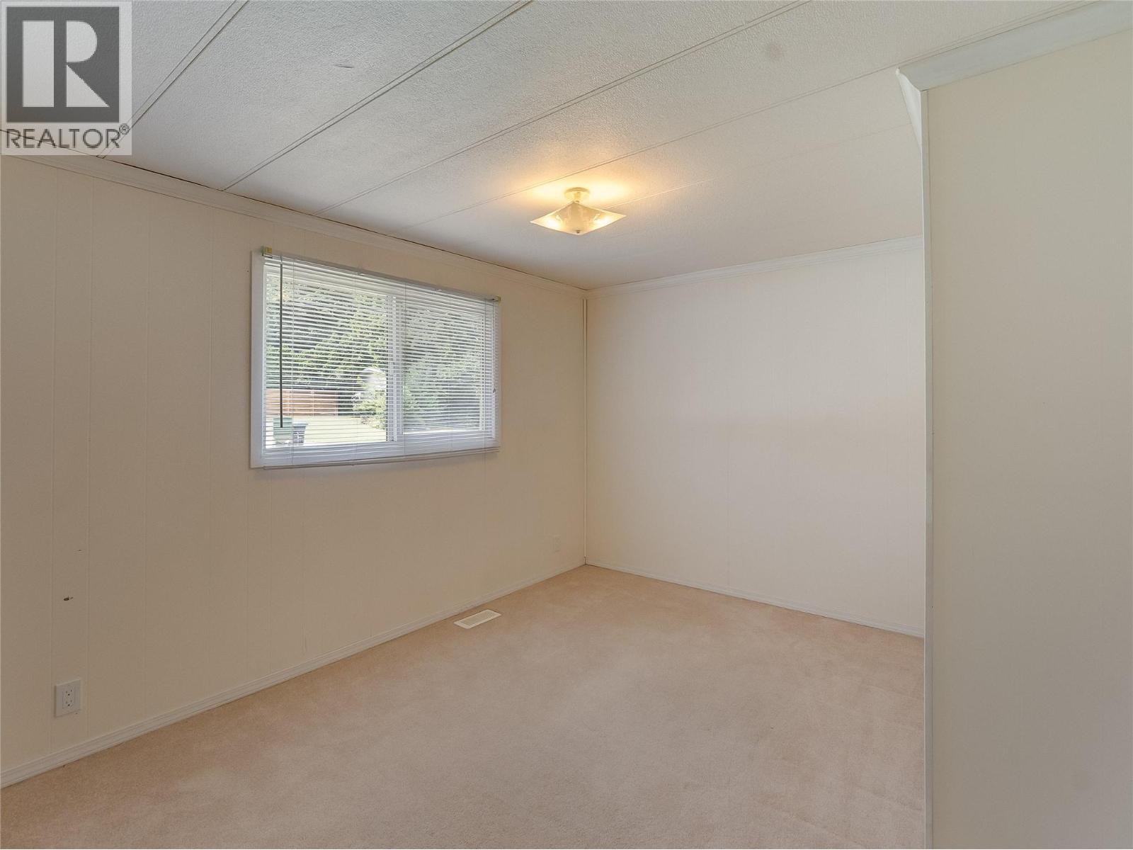 2625 6th Avenue, Castlegar, British Columbia  V1N 2W3 - Photo 22 - 10391397