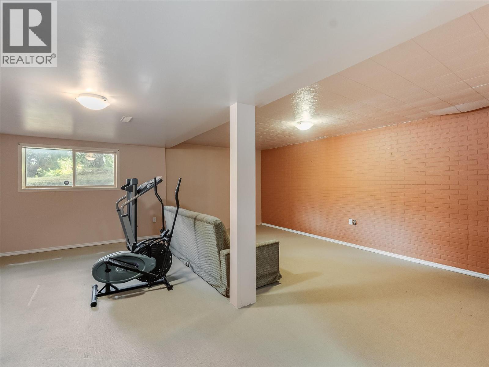 2625 6th Avenue, Castlegar, British Columbia  V1N 2W3 - Photo 27 - 10391397