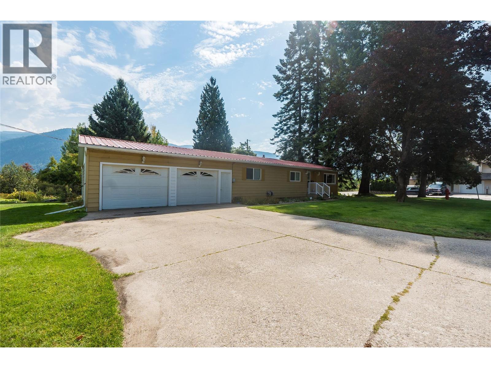 2625 6th Avenue, Castlegar, British Columbia  V1N 2W3 - Photo 41 - 10391397