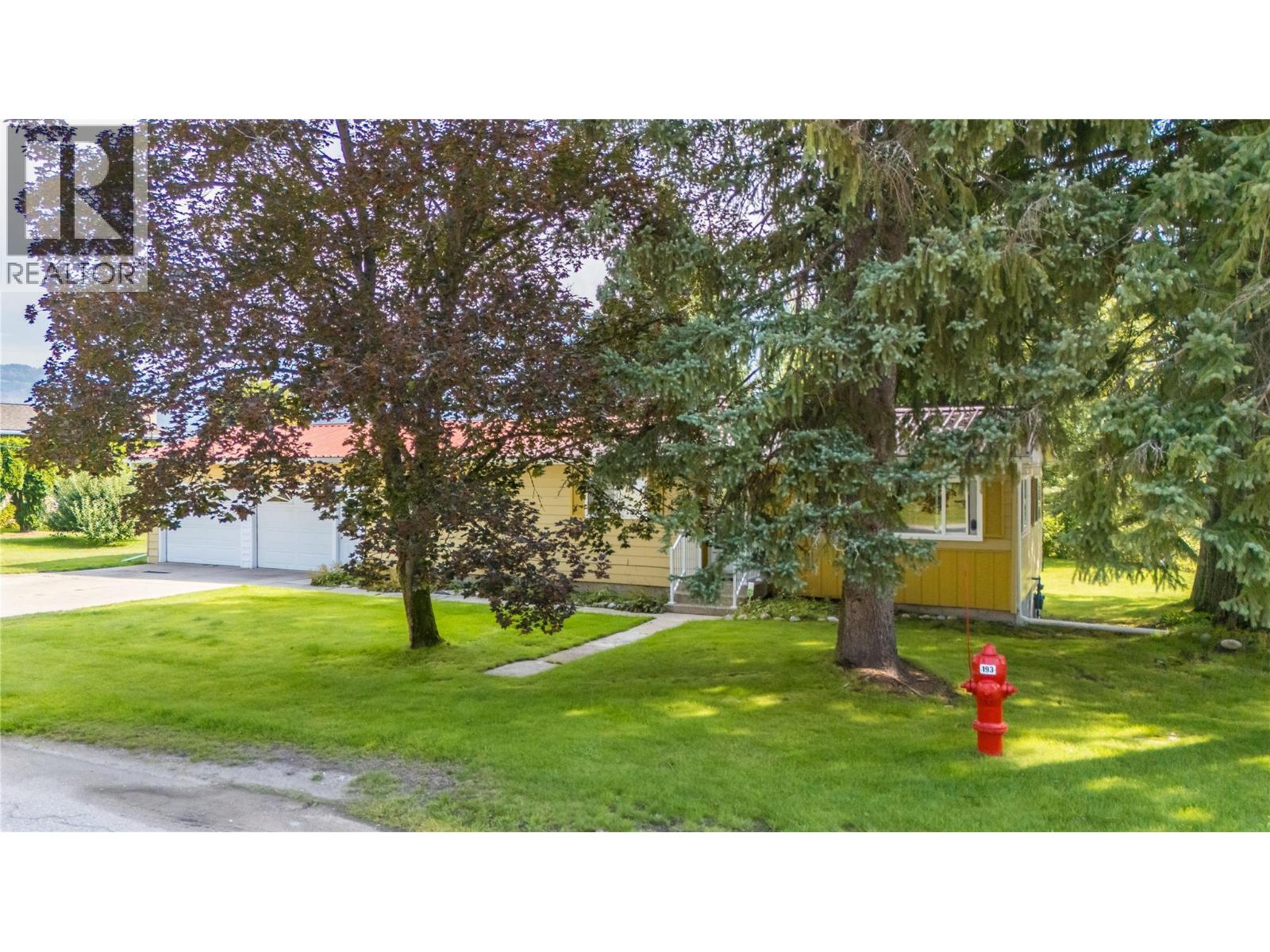 2625 6th Avenue, Castlegar, British Columbia  V1N 2W3 - Photo 42 - 10391397