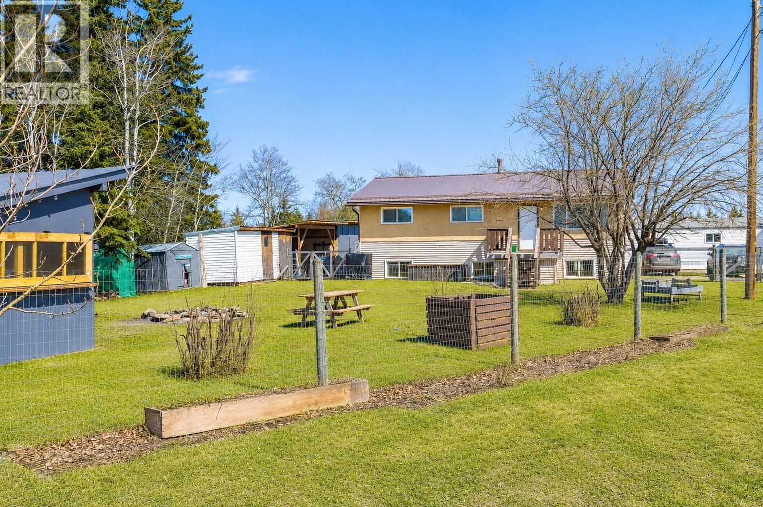 11222 Poplar Road, Fort St. John, British Columbia  V1J 4M7 - Photo 2 - R3103469