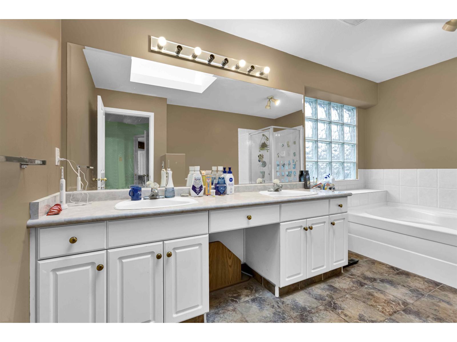 16977 83a Avenue, Surrey, British Columbia  V4N 4V1 - Photo 21 - R3083992