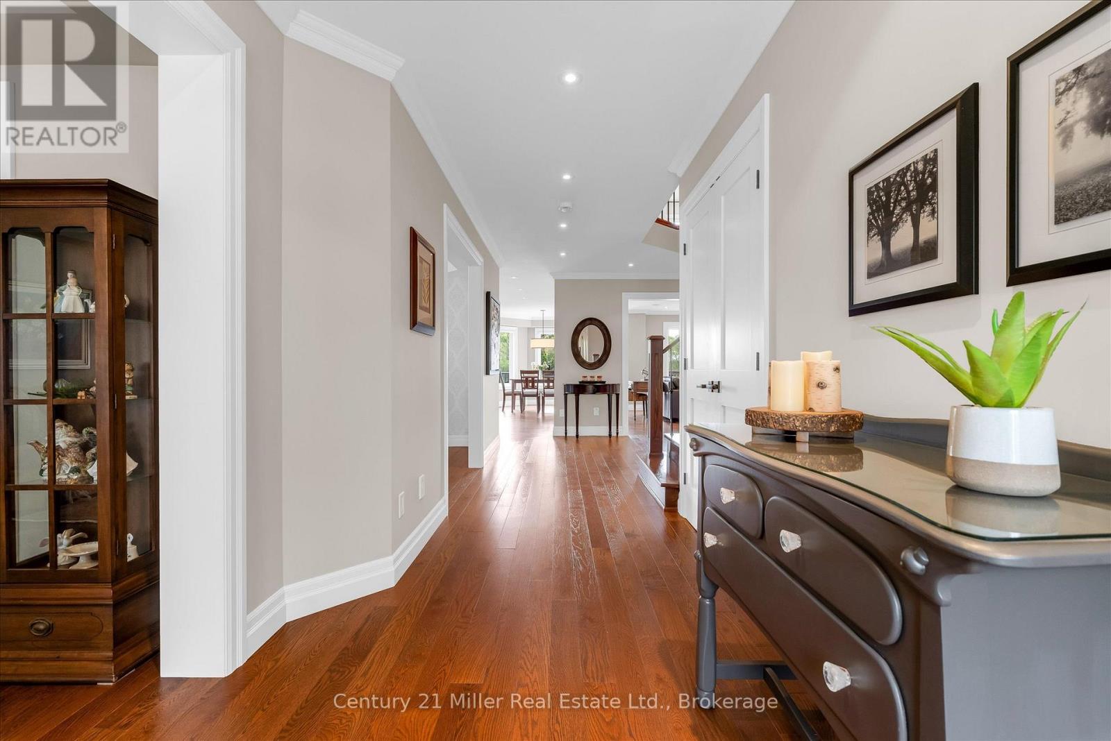 1539 Bayshire Drive, Oakville, Ontario  L6H 6E5 - Photo 3 - W13427796