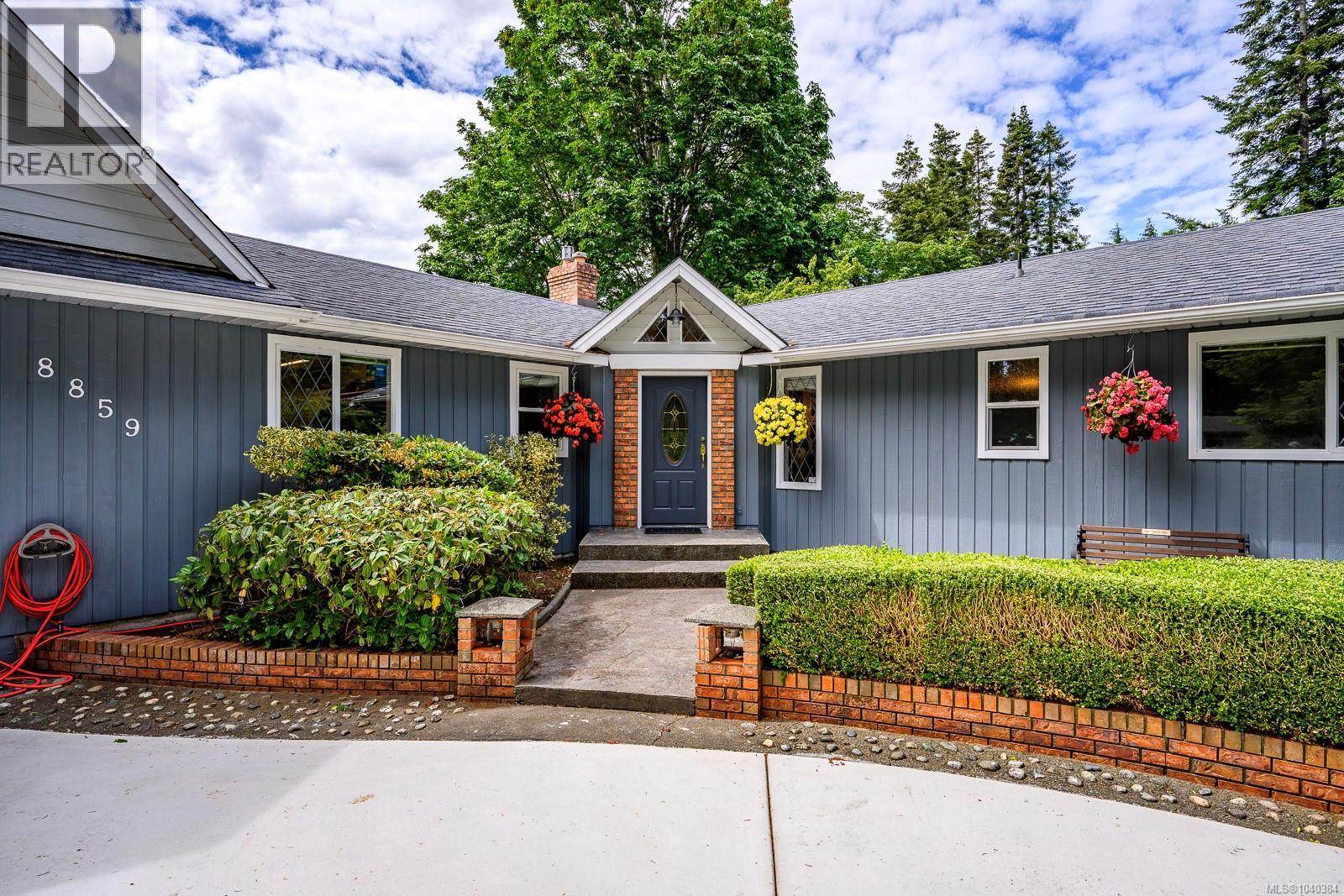 8859 HENDERSON Ave, Black Creek, British Columbia