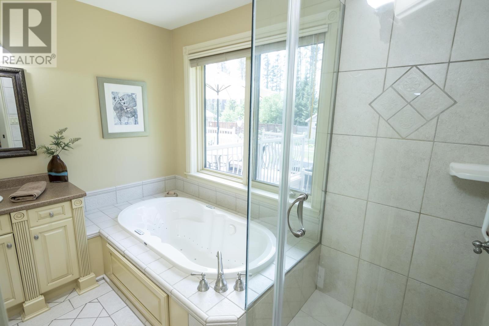 33 Kingswood Dr, Thunder Bay, Ontario  P7K 0R8 - Photo 22 - TB2601502