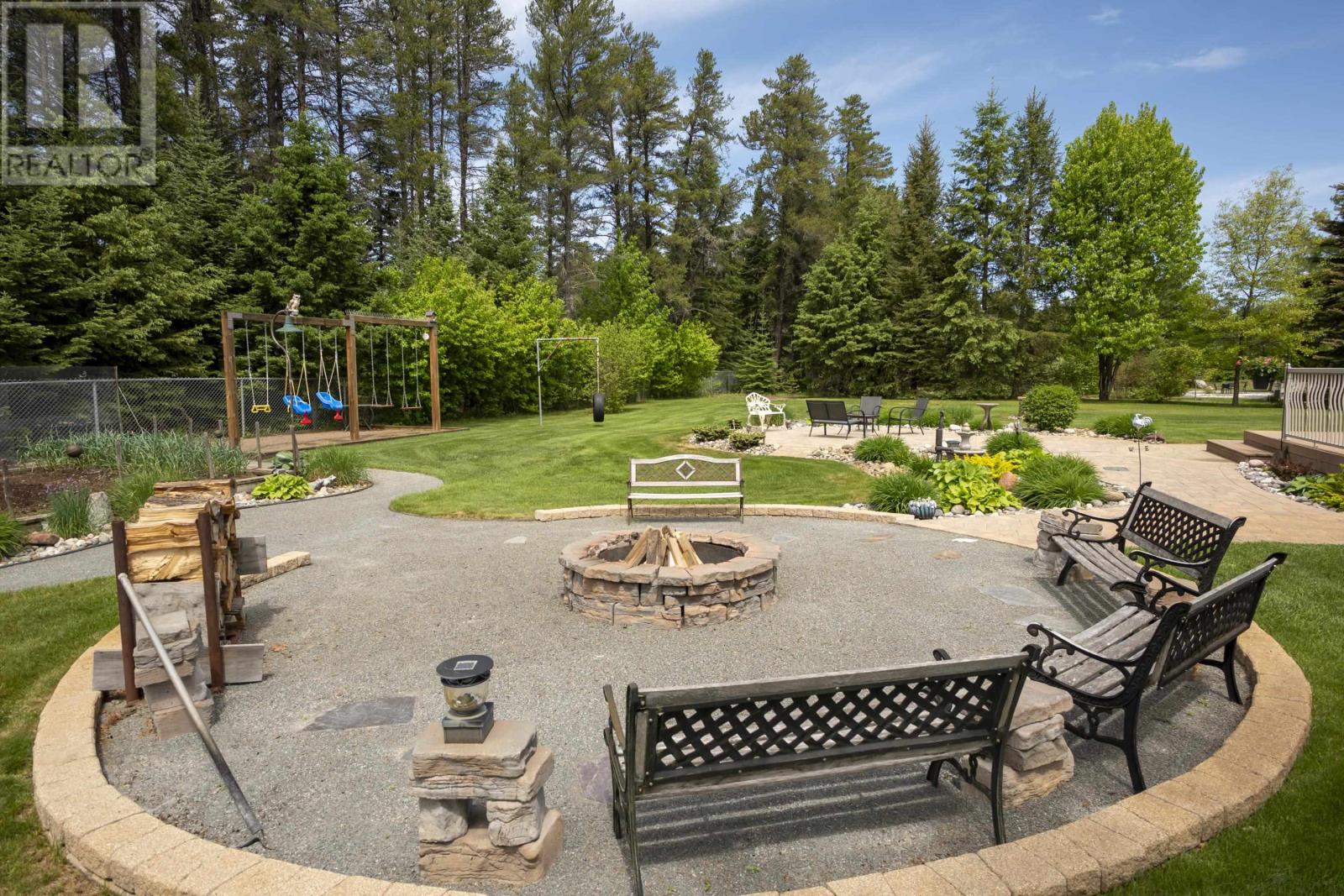 33 Kingswood Dr, Thunder Bay, Ontario  P7K 0R8 - Photo 41 - TB2601502