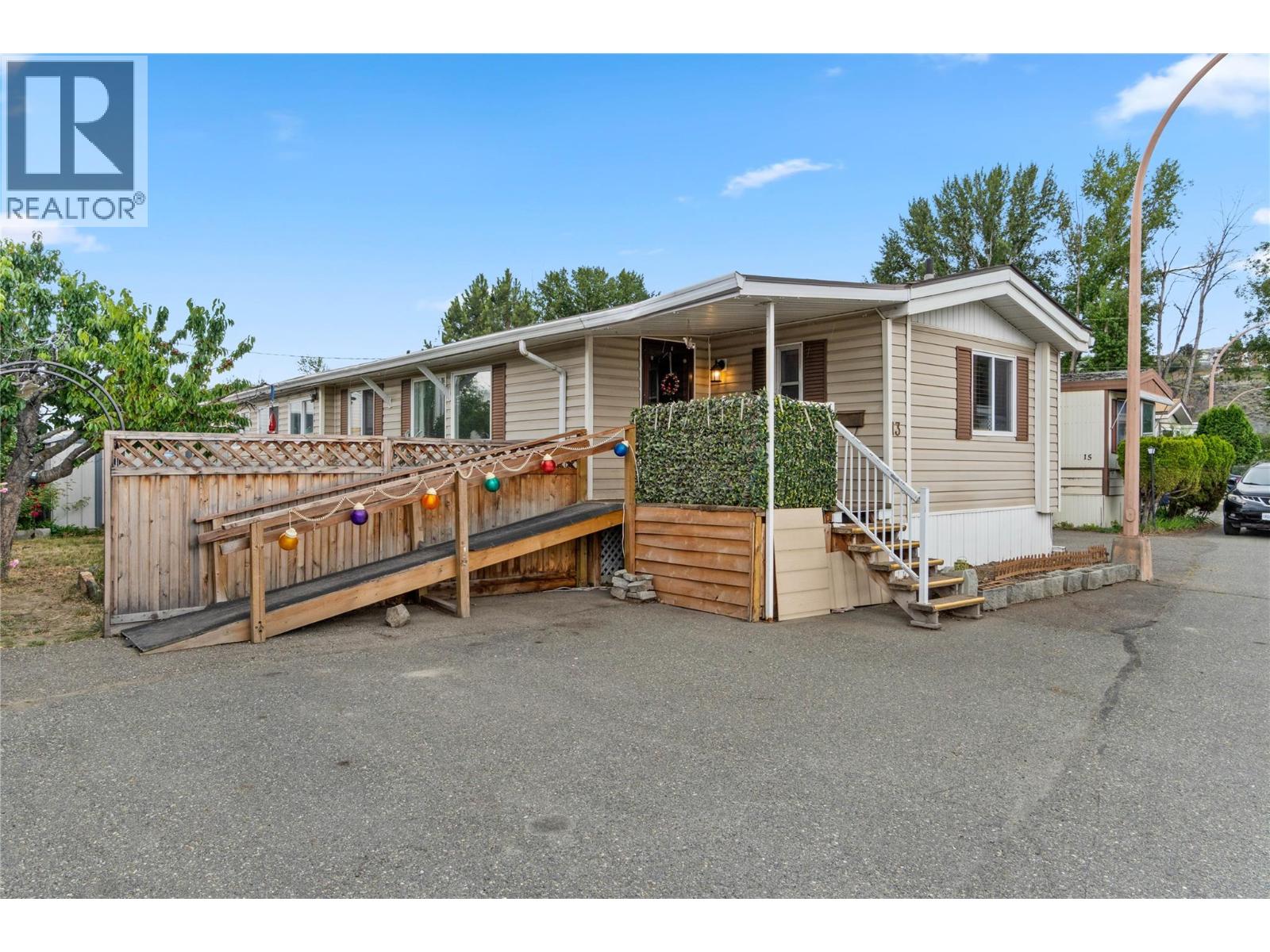 13 Mars Drive Unit# 13m, Kamloops, British Columbia  V2B 1B3 - Photo 2 - 10390536