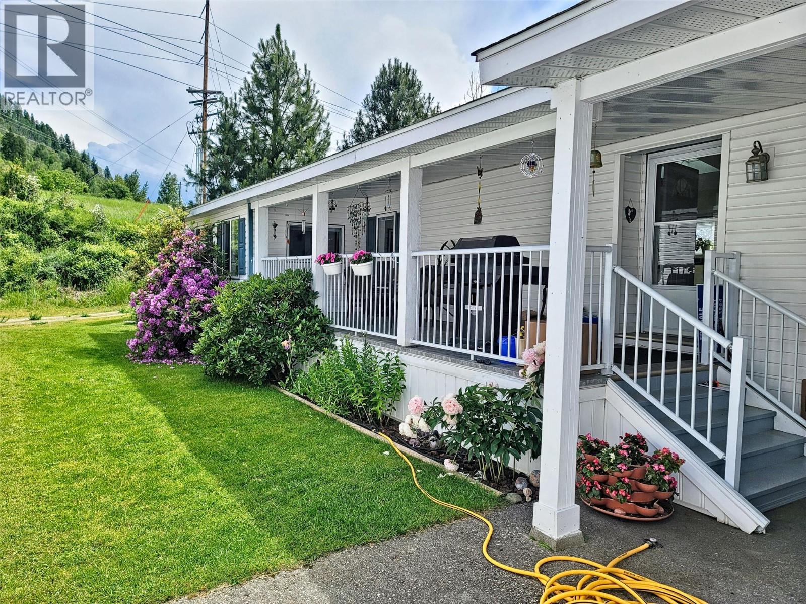 651 Rosedale Road Unit# 9, Castlegar, British Columbia  V1N 4L2 - Photo 3 - 10391359