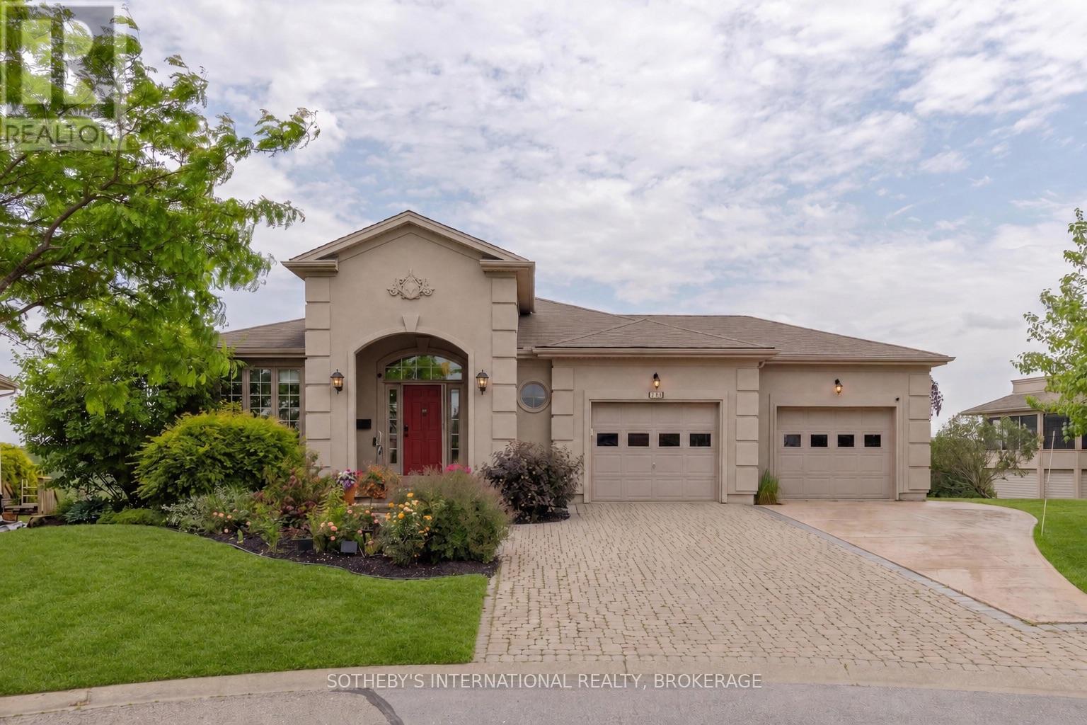 208 Muirfield Trail, Welland, Ontario  L3B 6G7 - Photo 1 - X13448298
