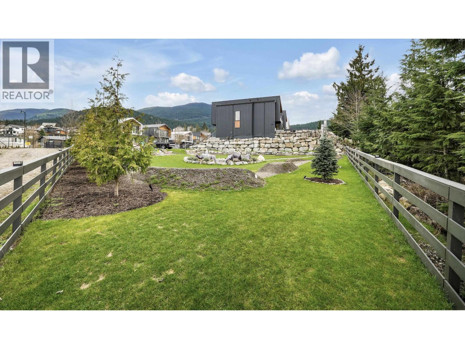2934 Huckleberry Drive, Squamish, British Columbia  V8B 1B2 - Photo 5 - R3105679